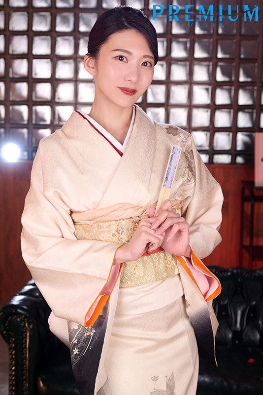 颜值不错妹子九儿茄子自慰 椅子上单腿网袜茄子带套抽插近距离特写非常诱人 很是诱惑不要错过